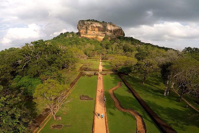 Sigiriya & Dambulla Private Day Trip with Entry Fees & Lunch - The guide factor: professional interpretation makes a big difference
