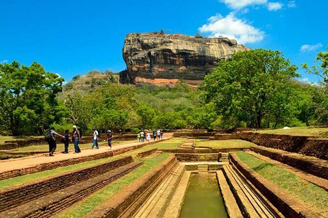 Sigiriya Day Trip with Experts - Dambulla Cave Temple: Climbing Into Sri Lanka’s Oldest Icons