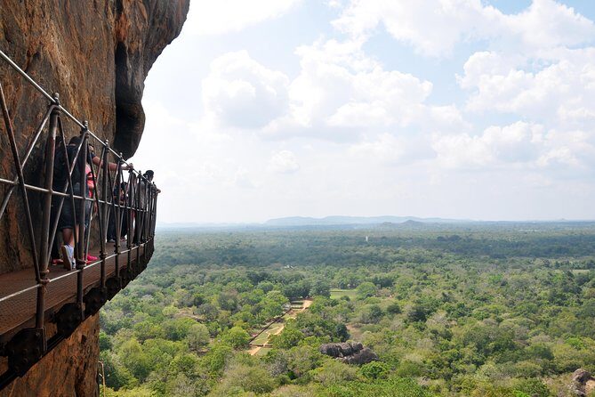 Sigiriya Entrance Ticket with Guided Tour - Timing and conditions: sunrise, rain, and the descent reality