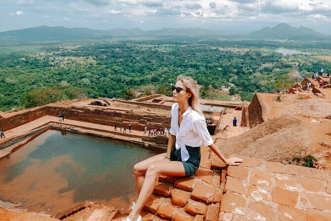Sigiriya Fortress & Dambulla Day Tour From Colombo, Bentota Area - Stop 2: Golden Temple of Dambulla’s Buddha Images and Frescoes