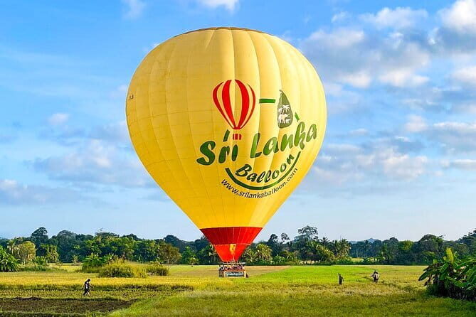 Sigiriya & Habarana: Sunrise Hot Air Balloon Ride Experience - Getting there before 6: AC pickup and a calm start
