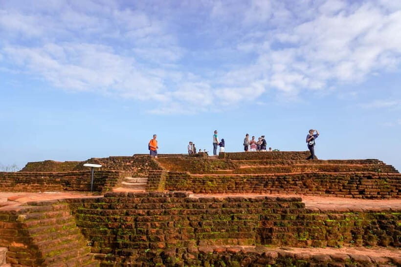 Sigiriya Lion Rock Hike & Minneriya National Park Safari - Who this day trip suits best