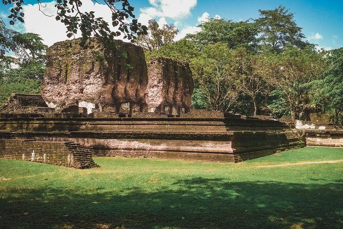Sigiriya, Polonnaruwa & Dambulla "Trilogy" Day Tour from Colombo - Guides and drivers: the difference between a good day and a great one