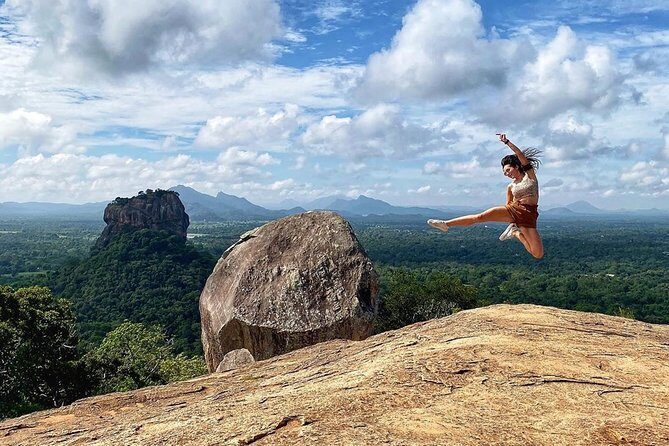 Sigiriya Rock and Dambulla Cave Temple Day Tour - From your Colombo hotel to the spice garden: getting your bearings