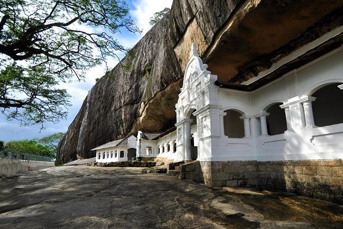 Sigiriya Rock and Dambulla Cave Temple Day Tour - Sigiriya Craft Village: oxen cart time and a calmer rhythm