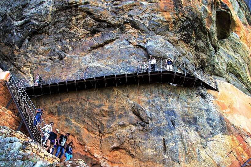 Sigiriya: Rock Fortress Private Guided Walking Tour - What the Guide Actually Adds (English, German, French)