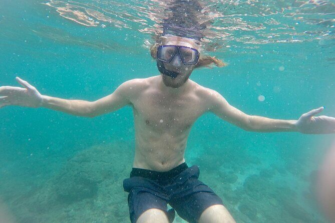 Snorkeling On Beautiful Rock Island - Unawatuna by Boat - Small group logistics: up to 20 people and felt-safety moments