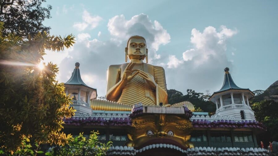Sri Lanka: 4-Day Private Tour Focusing on Cultural Triangle - Dambulla cave temples: five caves of Buddhist mural art