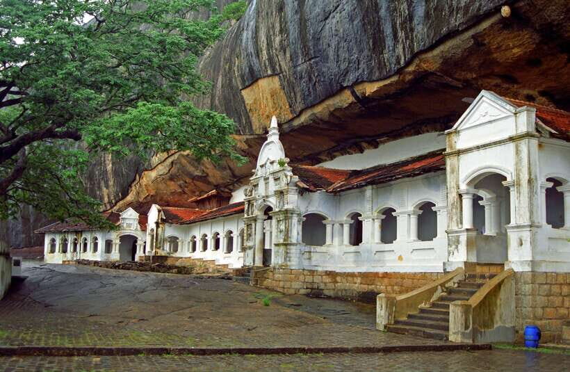 Sri Lanka: 5 Days Multi City Sightseeing Tour - Day 2: Sigiriya and the Golden Temple of Dambulla—stairs, scale, and real meaning