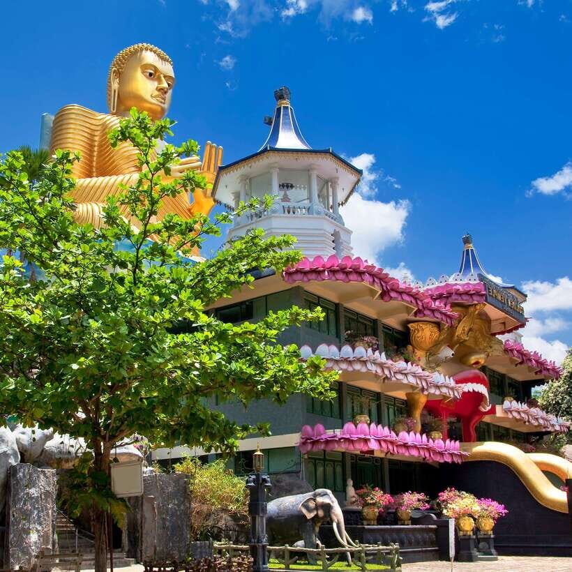 Sri Lanka: 5 Days Multi City Sightseeing Tour - Day 3 Kandy: the Tooth Relic, Peradeniya gardens, and a gentler pace