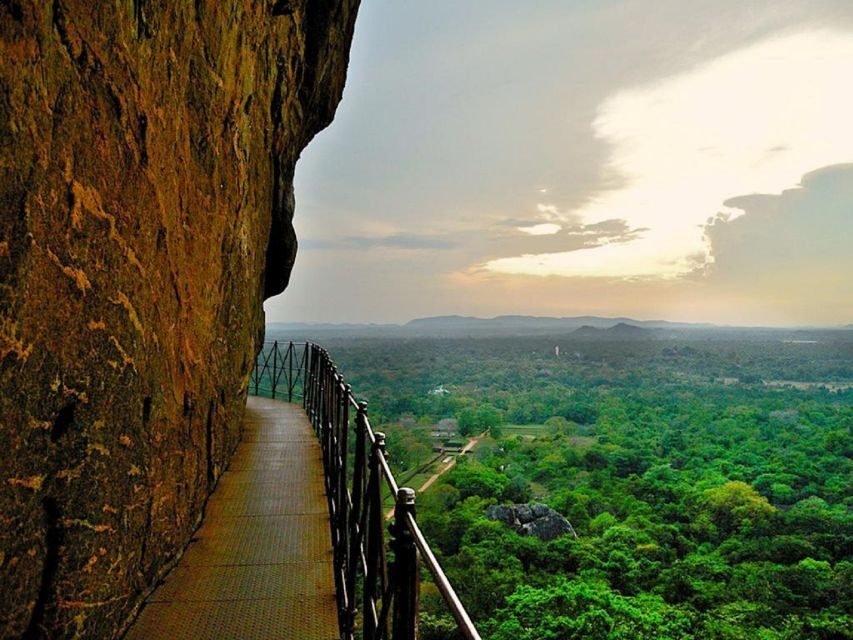 Sri Lanka Bentota: Day Trip to Sigiriya and Dambulla Temple - Minneriya wildlife viewing: a “spotting” chapter in the same day