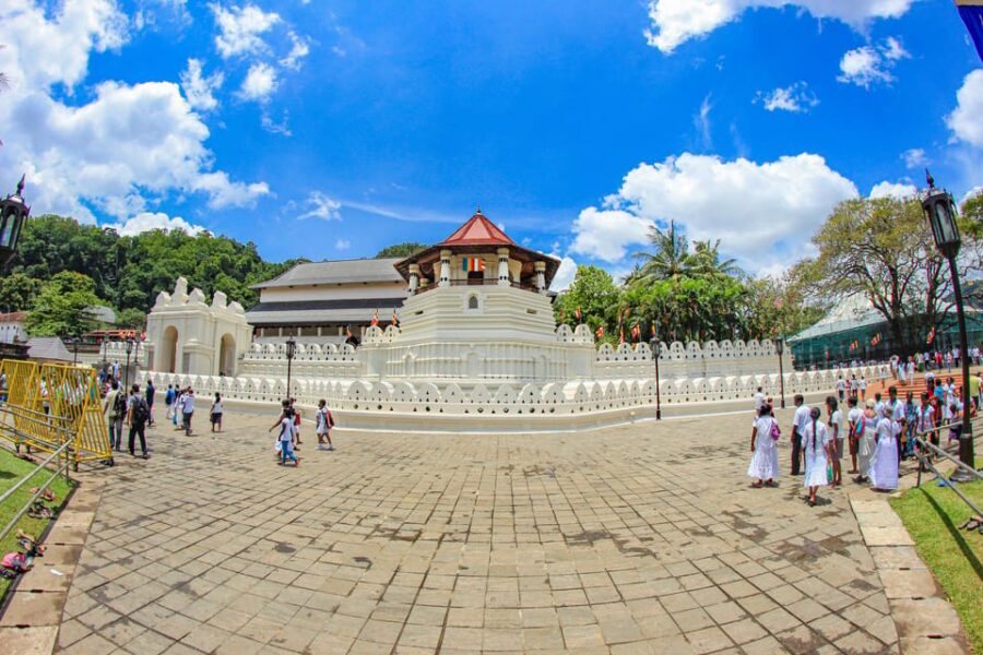 Sri Lanka Nature, culture, history and wildlife in 4 days - Your Guide and the Small-Group Advantage
