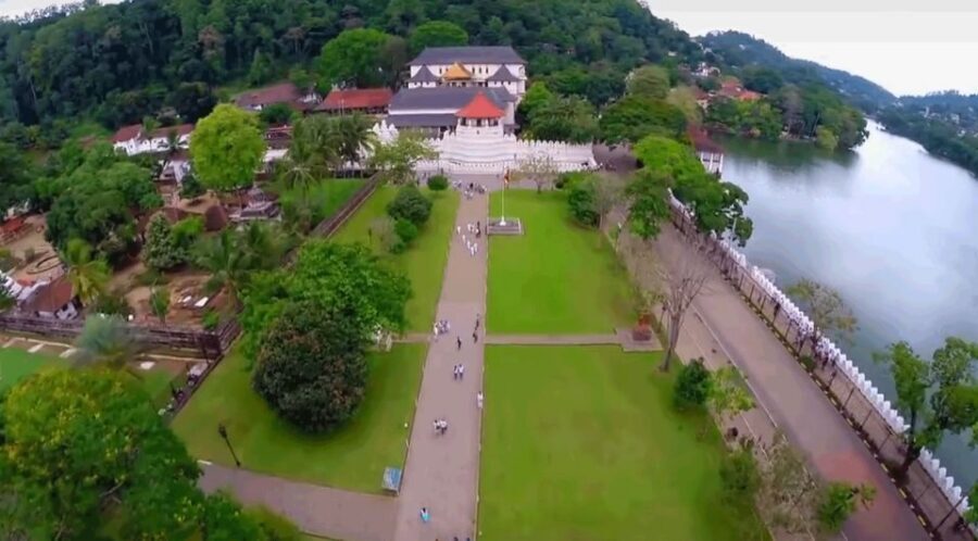 Sri Lanka Private 2-day Tour:Train Trip, Kandy, Nuwara Eliya - Guide style can shape your day: a private tour isn’t always the same