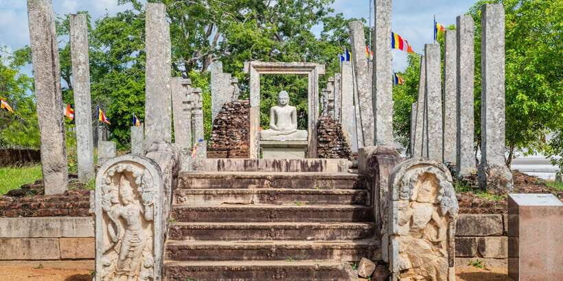 Sri Lanka Private 3-Day Cultural Tour, 5 UNESCO Sites - Day 3: Matale spice/herbal garden, Dambulla murals, and Kandy’s Tooth Relic