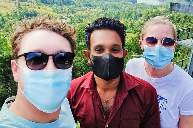 Sri Lanka Private 8-Day Guided Tour with Pickup from Colombo - Private comfort: the A/C vehicle and Wi‑Fi difference