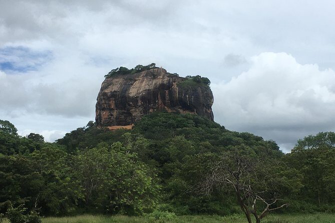 Sri Lanka Tour in 8 Days - Day 1: airport meet-and-greet, then a quick jump to Sigiriya