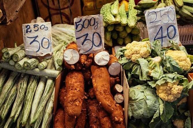 The 10 Tastings of Colombo With Locals: Private Street Food Tour - Mosque-side pickles and cassava chips: where spicy choices get easier