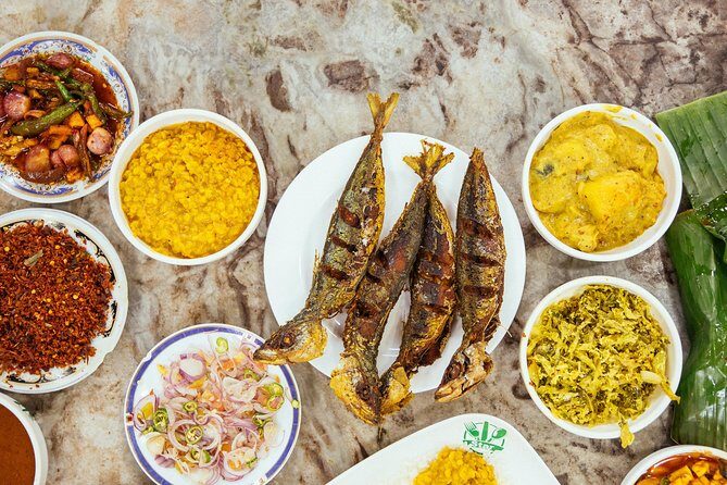 The 10 Tastings of Colombo With Locals: Private Street Food Tour - Bananas at New Kathiresan Kovil and the sweet math of variety
