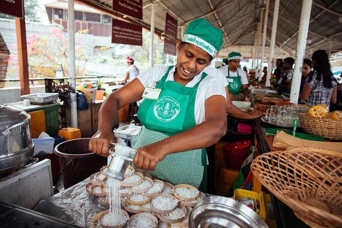 The 10 Tastings of Kandy With Locals: Private Street Food Tour - Passing Bogambara Prison: the cultural pause that adds meaning to the meal
