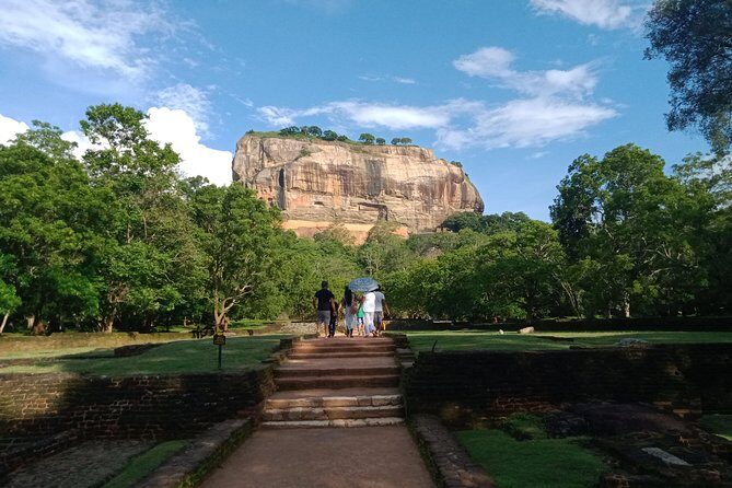 Tour Packages in Sri Lanka - Most Popular Round Tour - All in One Tour - Colombo start and finish: easier than you’d think