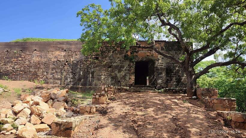 Trincomalee: City Tour with Koneswarm and Crocodile lake - Fort Frederick and the Naval maritime Museum: where the coast meets history