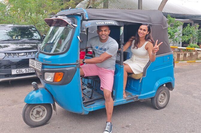 Tuk Tuk Private Tour Exploring Sri Lanka Capital of Colombo - Fort and seaside icons: Galle Face Green and more