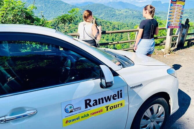 Unforgettable Experience on a Private Day Tour of Kandy City - Peradeniya’s Royal Botanical Garden: over 4,000 plant species