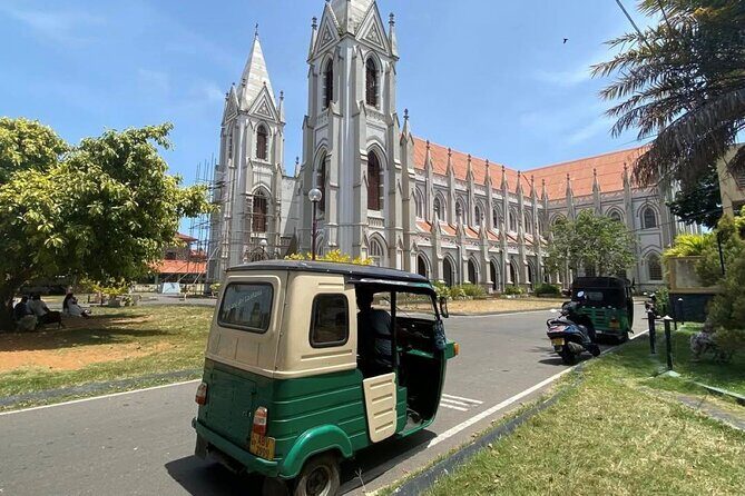 Visit Negombo by Scooty - All Inclusive - Lagoon time: Negombo’s water world in one stop