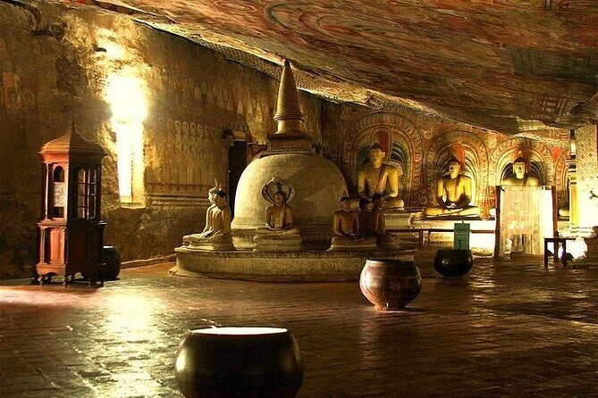 World Heritage Sigiriya and Dambulla Day Tour - Morning Temple Stop: Sri Muthumari Amman Kovil